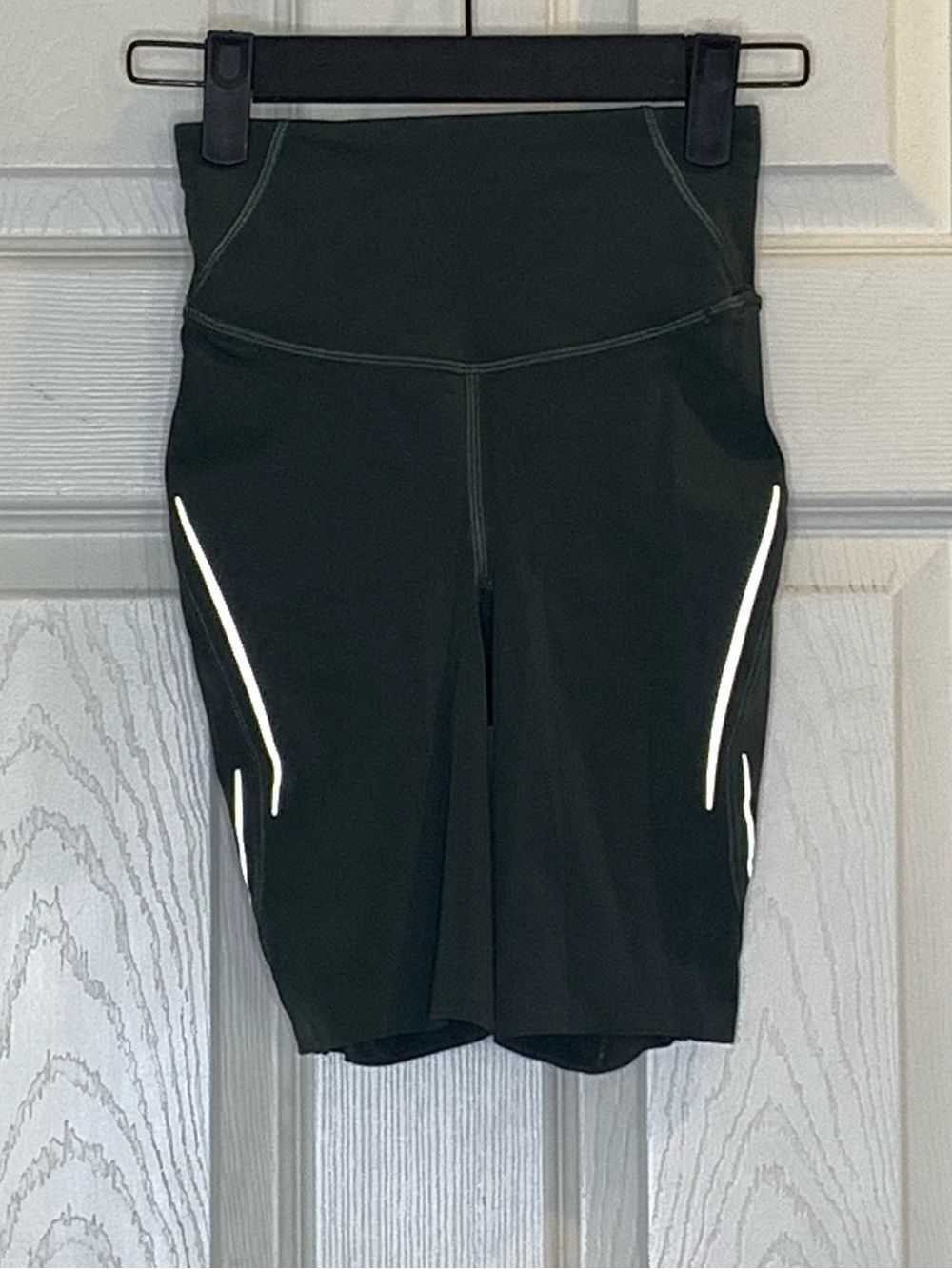 Lululemon Base Pace High-Rise Reflective Short 8"
Smoked Spruce Size 0